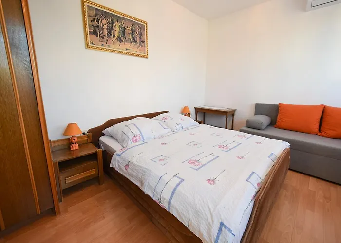 Toni מאלינסקה